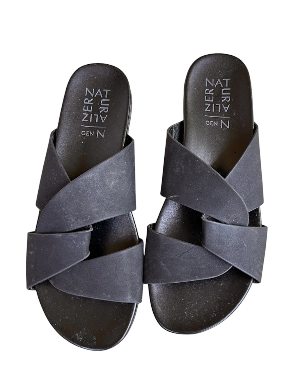 Naturalizer Genn-Flight Black faux Leather slide sandals size 8.5